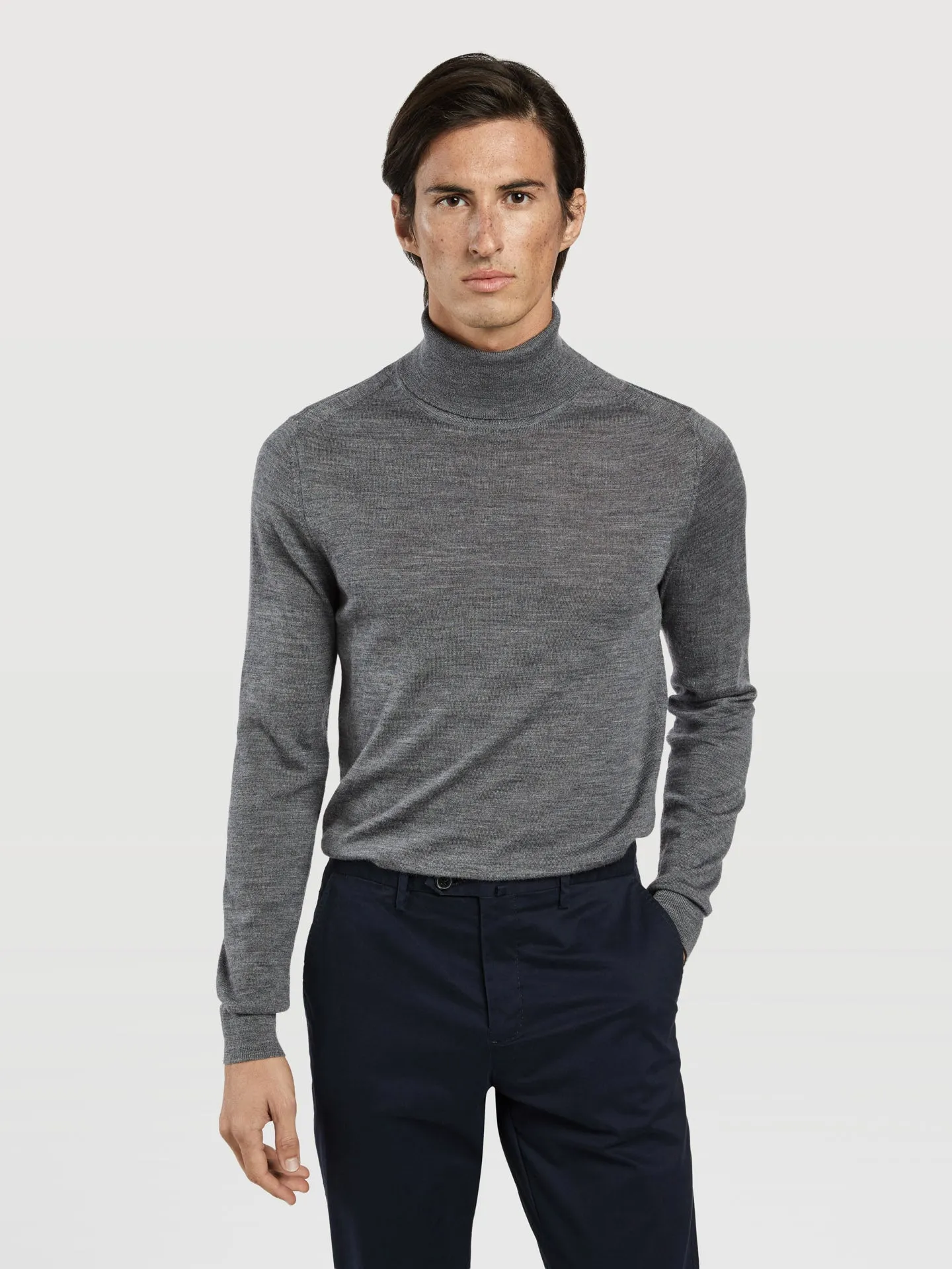 Extra fine merino wool turtle neck sweater